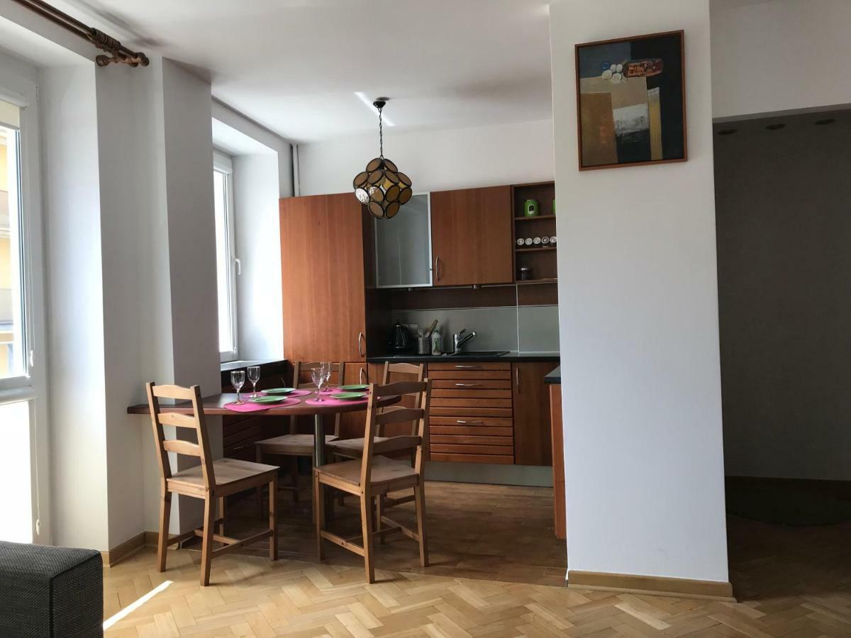 Nina Na Bielanskiej Varsavia Esterno foto