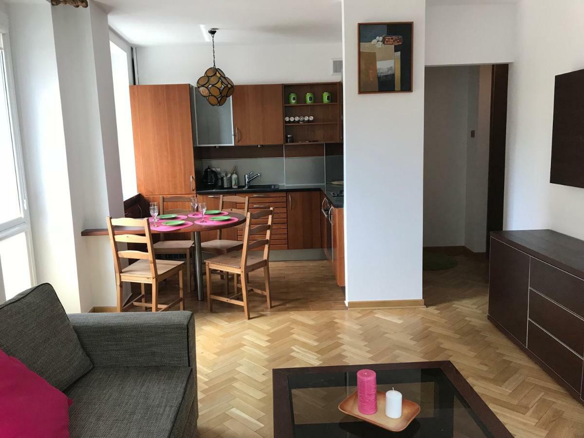 Nina Na Bielanskiej Varsavia Esterno foto